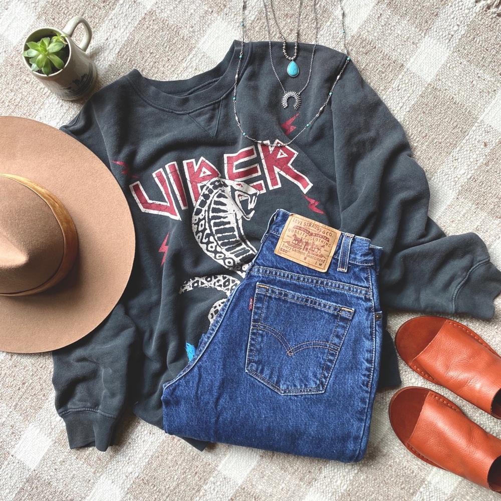 ⚡️Sold⚡️ Vintage Levi’s 26/27 High Waist Jeans - Picture 4 of 4